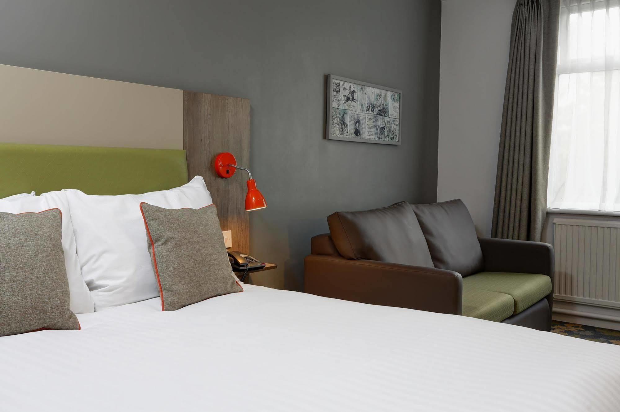 Epping Forest Hotel Woodford Bagian luar foto