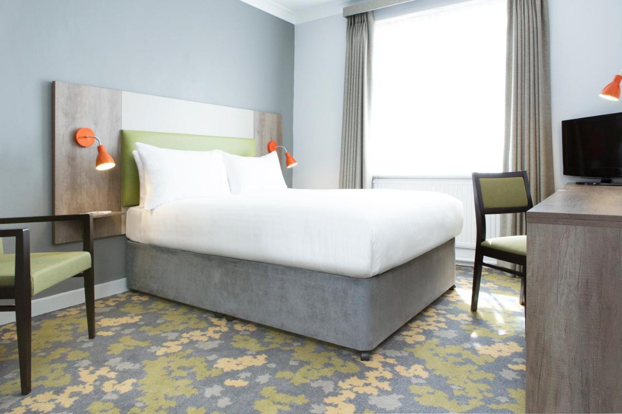 Epping Forest Hotel Woodford Ruang foto