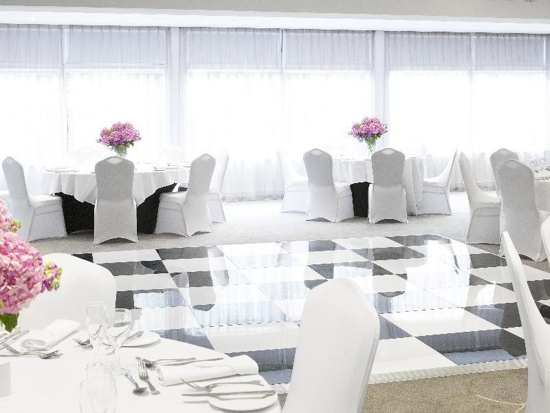 Epping Forest Hotel Woodford Bagian luar foto