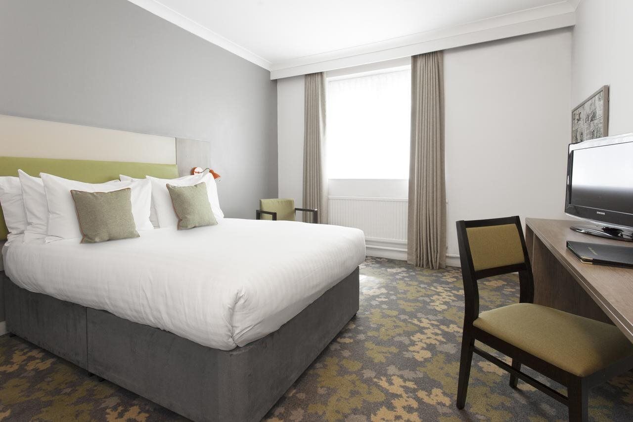 Epping Forest Hotel Woodford Bagian luar foto